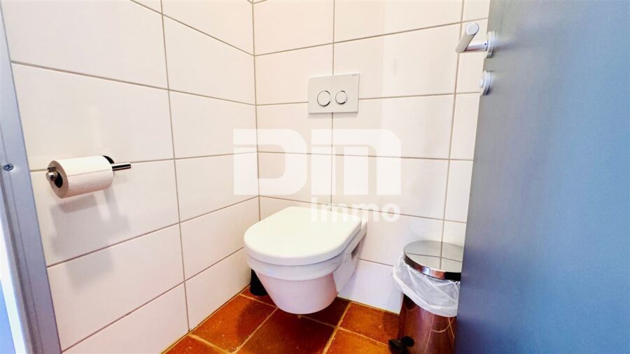 Neuw. Wohn / Gewerbeimmobilie mit vielen Nutzungsmöglichkeiten - Aktuell Gastro und Ferienwohnungen - EG WC